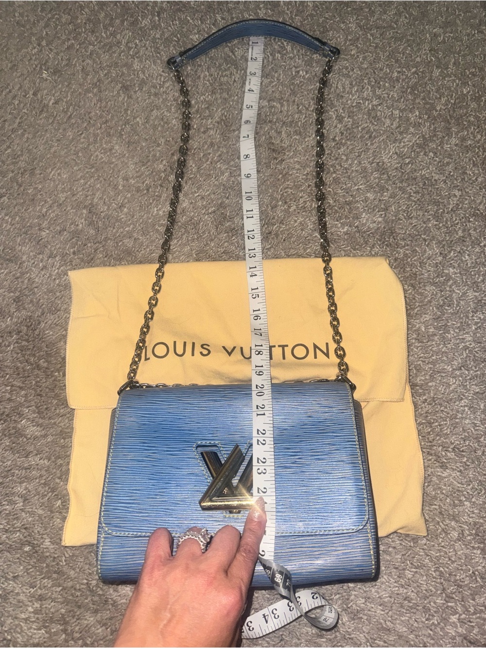 Louis Vuitton Epi Twist MM Denim Light Blue Shoulder Crossbody Bag - Picture 6 of 16